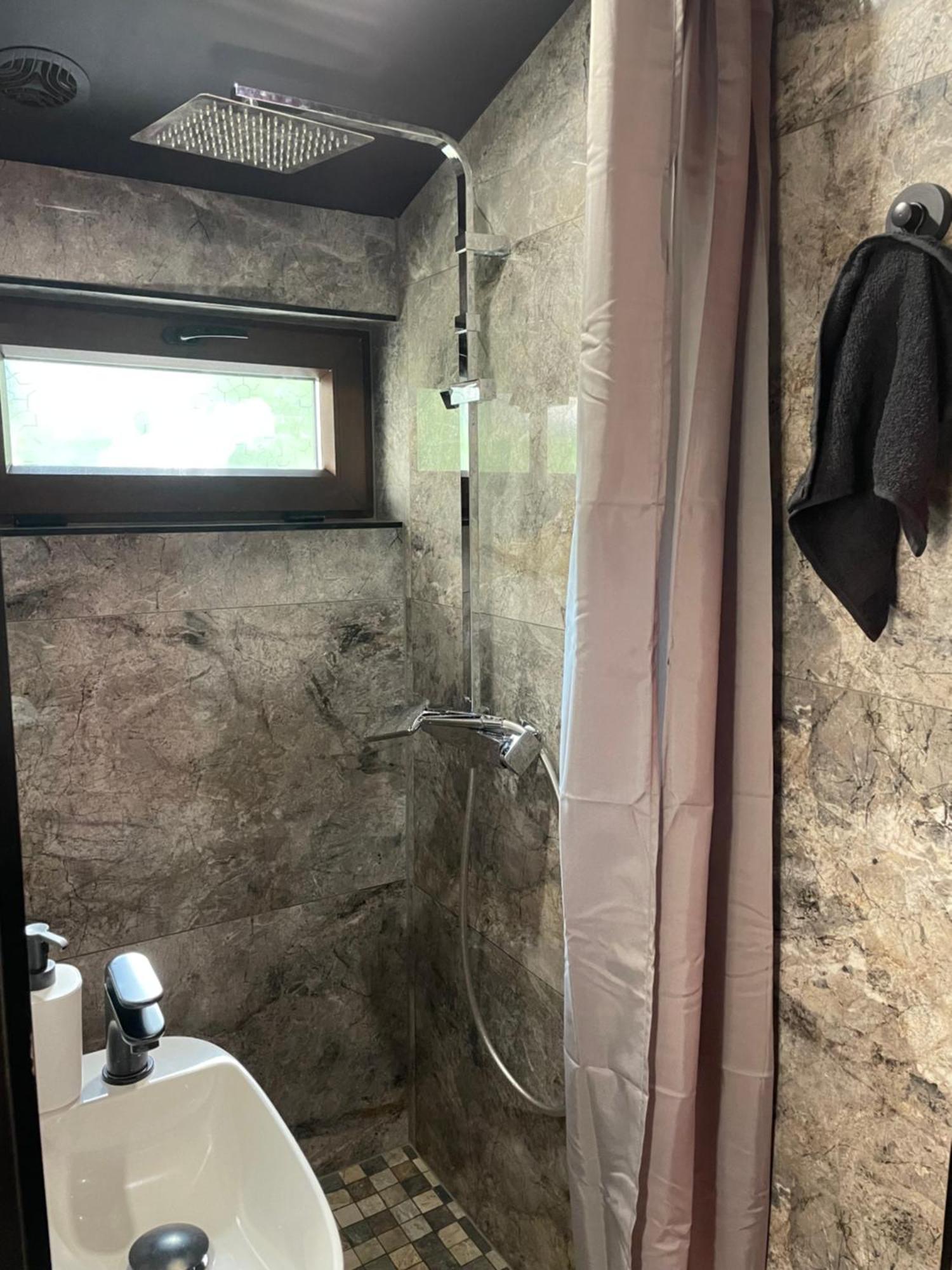 Jacuzzi Love Room Мюлуз Экстерьер фото